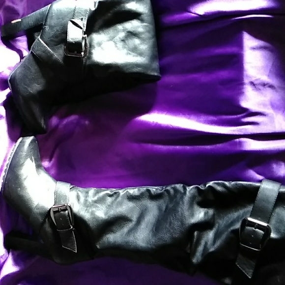 Boots with heel - Picture 3 of 8